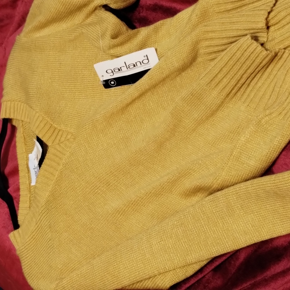 New with tags mustard yellow sweater